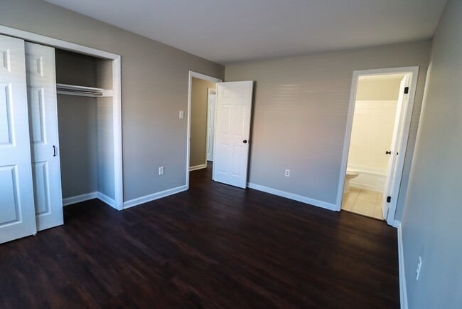 Building Photo - 9240 Bridle Path Ln