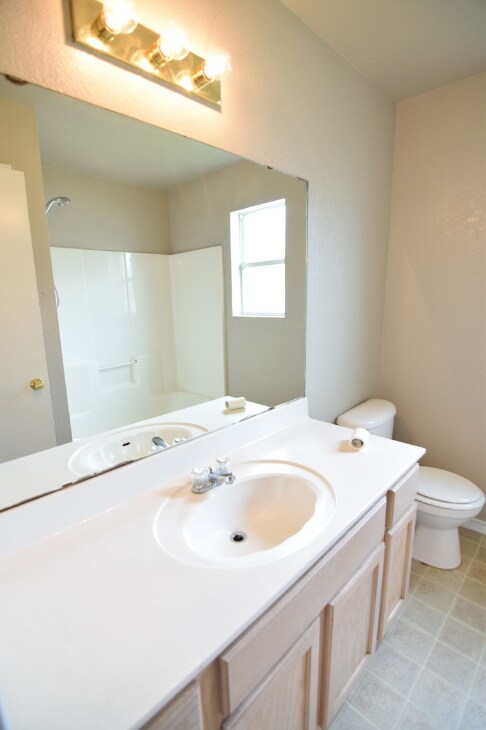 Building Photo - 1714 Freedom Loop