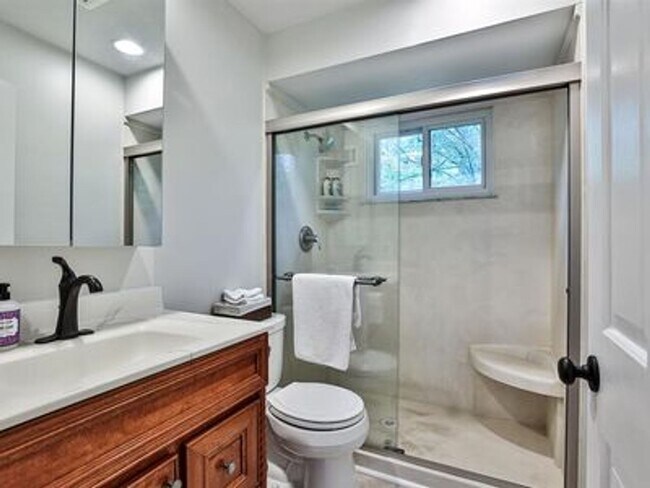 Building Photo - Beautiful Home in Prime Montgomery Location