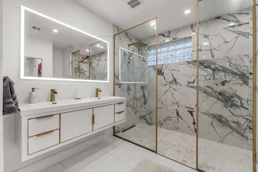 Building Photo - 1205 SW 146th Ct