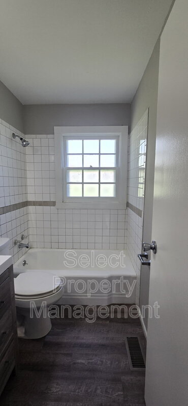 Building Photo - 4911 Hoagland Ave