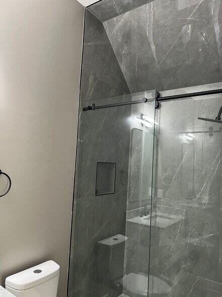 Building Photo - 2708 Federal St