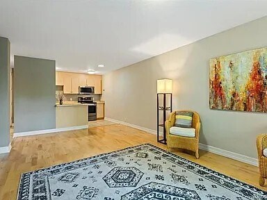 Building Photo - 2500 S York St