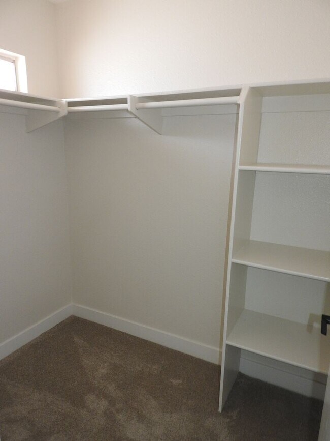 Building Photo - 4845scru