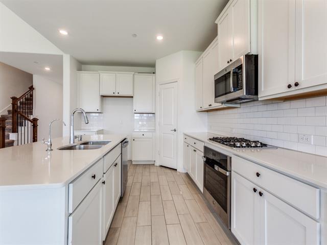Building Photo - 2122 Creekbluff Ct