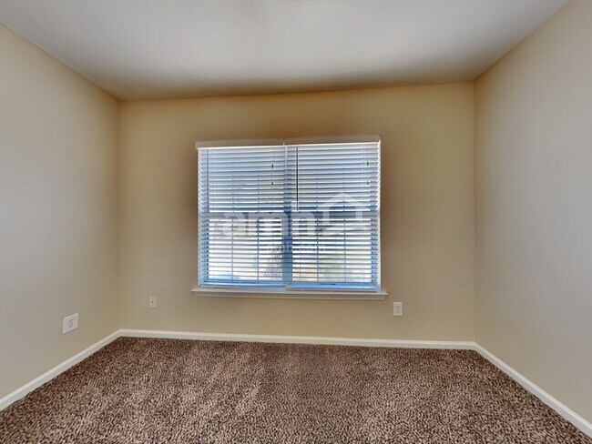 Building Photo - 110 Pristine Ct