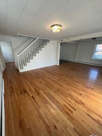 Building Photo - 3 Bedroom, 2 Bathroom Single Family Home i...
