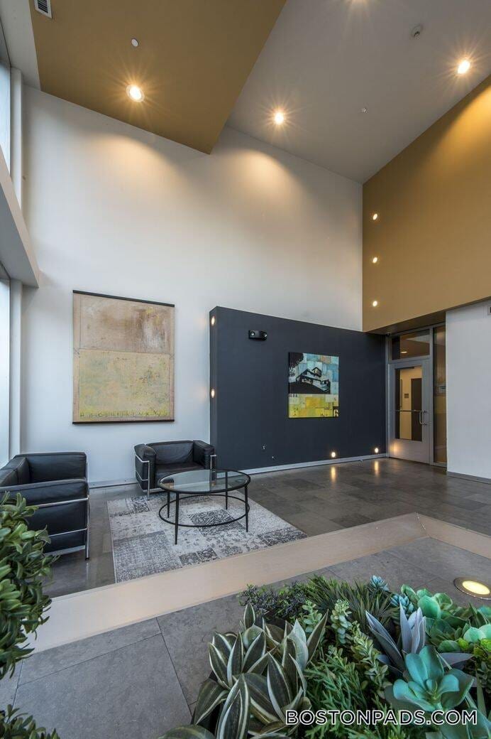 Building Photo - 160 E Berkeley St