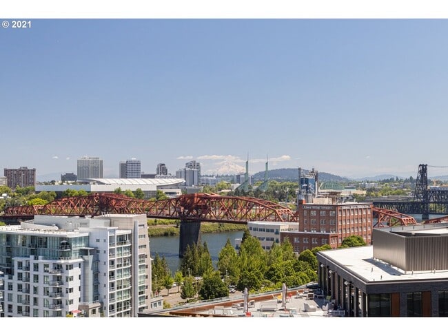 Building Photo - Incredible 1Bd/1Ba Fully Furnished Condo in the Pearl!!!! Corner Unit with Spectacular Views & Ga...