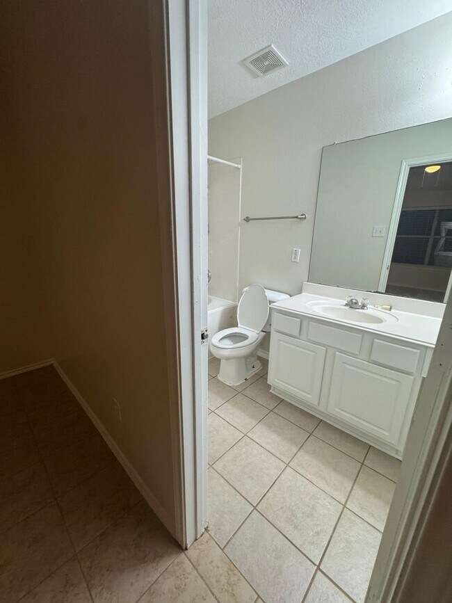 Building Photo - 4714 Garden Meadow Dr