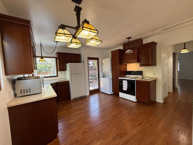 Building Photo - 507 Pullman St