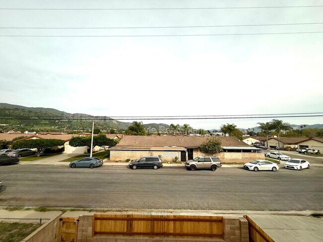 Building Photo - 607 Lemon Way