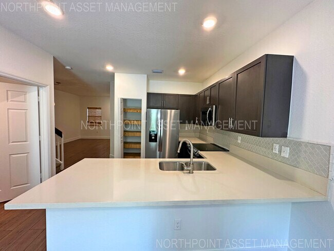 Building Photo - Stylish 3-Bedroom Home with Pool, Garage &...