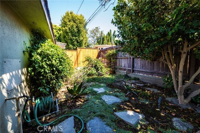 Building Photo - 5220 E Los Flores St