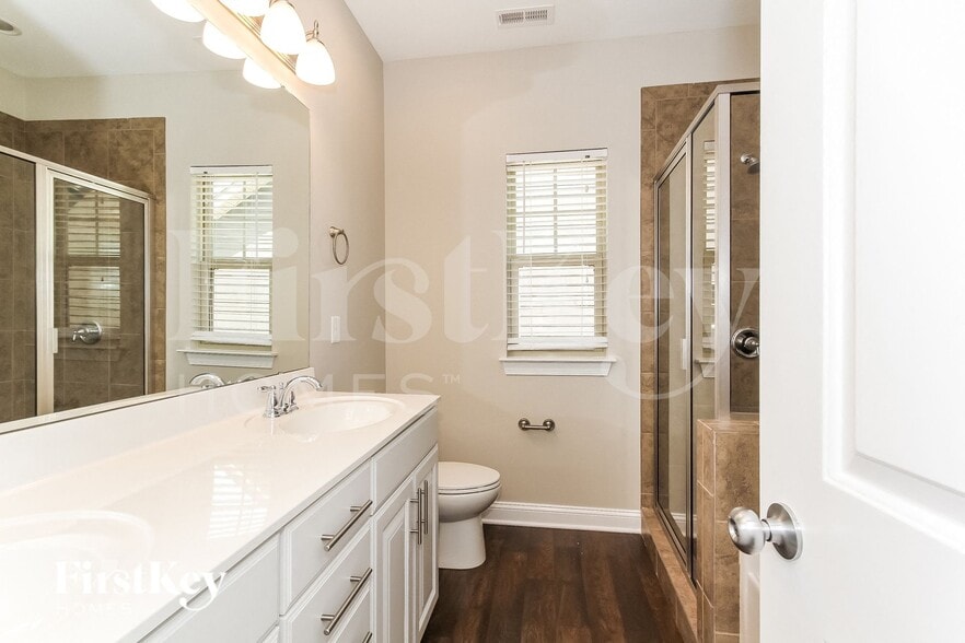 Building Photo - 8745 Aspinwall Dr