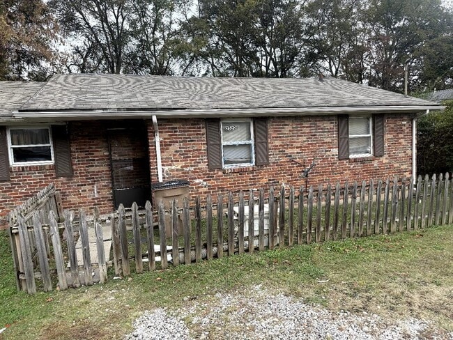 Primary Photo - 2522 Glenrose Ave