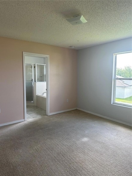 Building Photo - 712 Parrot Ct