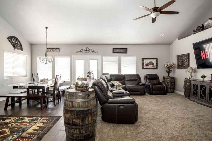 Building Photo - 358 S Wrangler Ct