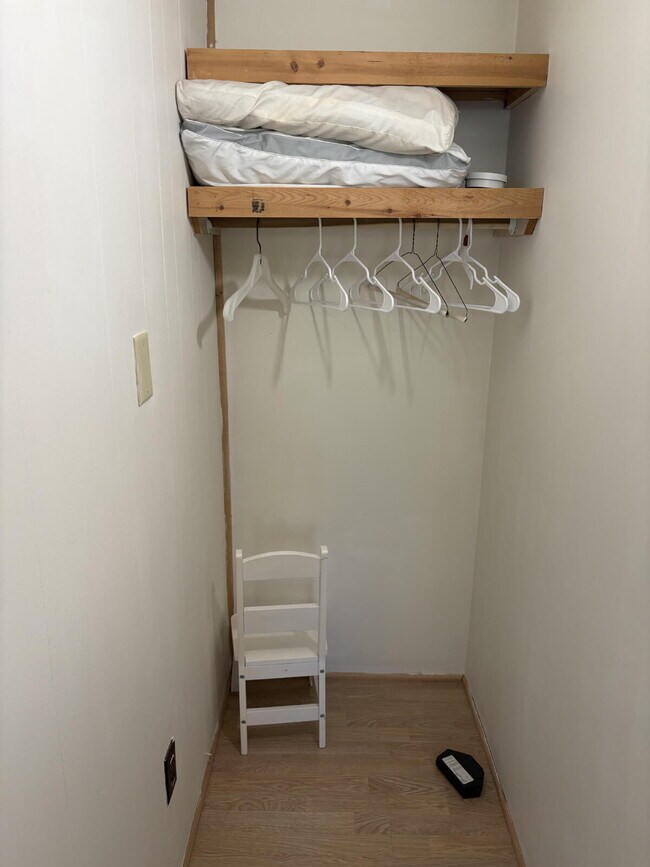 Building Photo - Great One Bedroom Furnished in Hendersonville