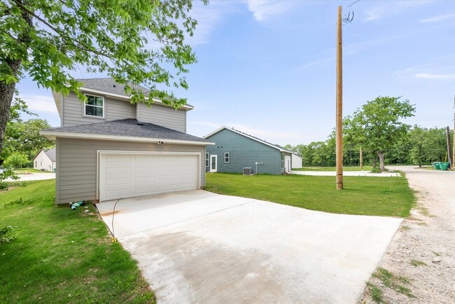 Building Photo - 1215 Chestnut Ct