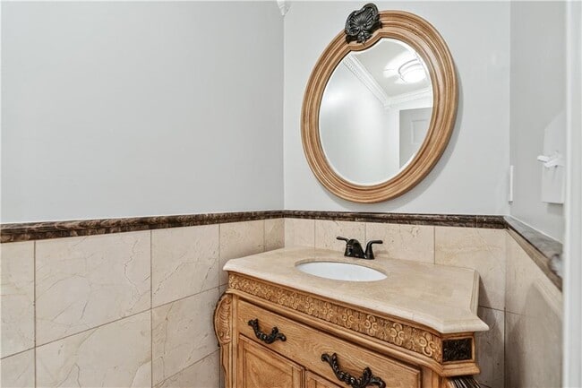 Building Photo - 1578 Lincoln Ave SE