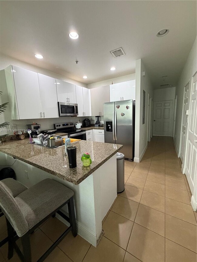 Building Photo - 977 SW 147th Ave