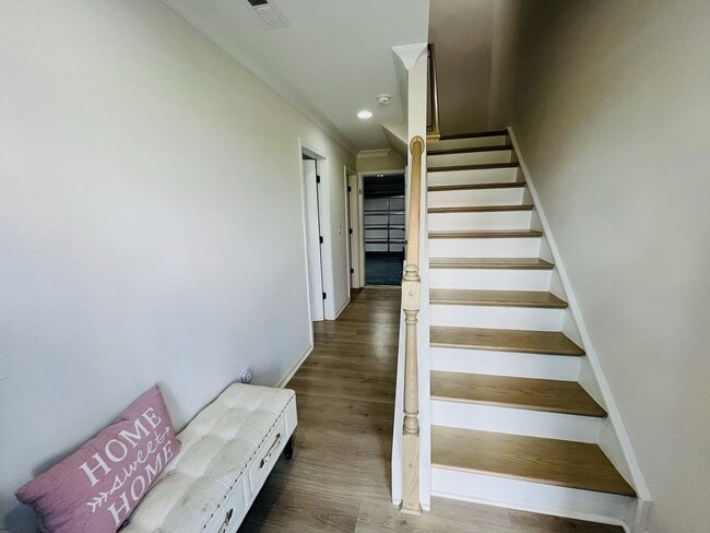 Building Photo - Beautiful 4BR Townhouse in Ballantyne