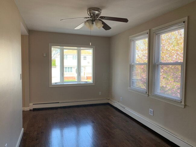 Primary Photo - 52 Goodall St