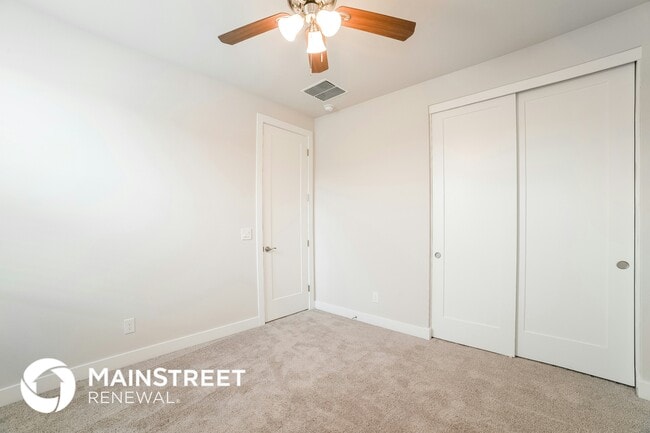 Building Photo - 8615 S 69th Ln