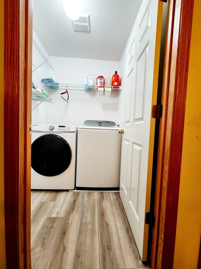 washer and drier - 862 Princeton Ave