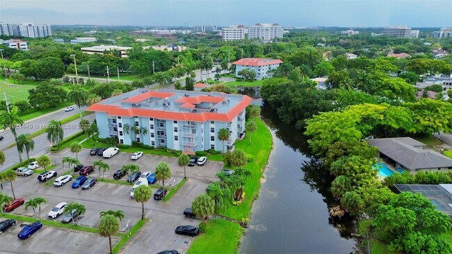 Building Photo - 505 S Pine Island Rd