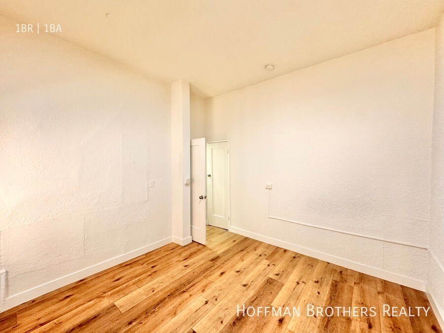 Building Photo - 739 Normandie Ave