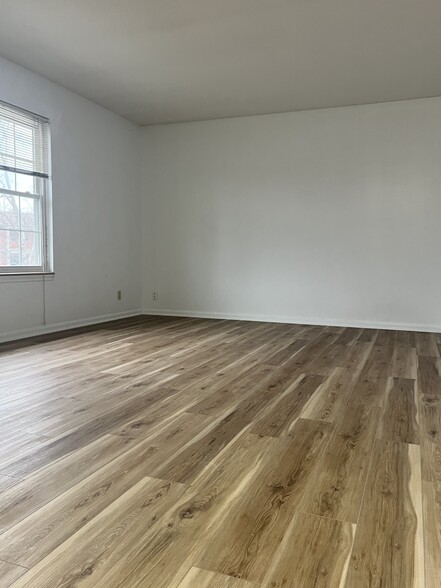 Sitting room - 9315 Bluejacket St