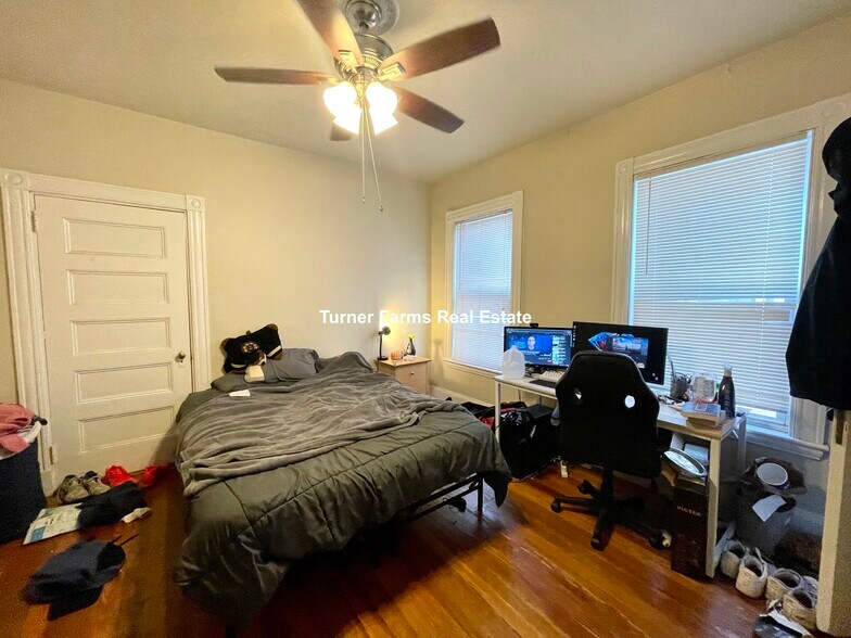 Building Photo - 89 Hillside St