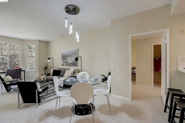 Building Photo - 200 Caldecott Ln