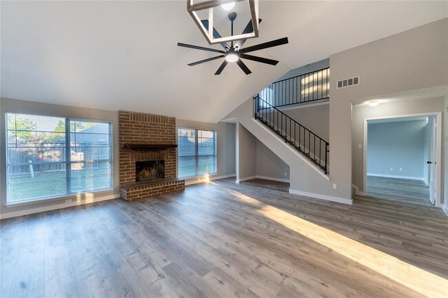 Building Photo - 4714 Glenvillage St
