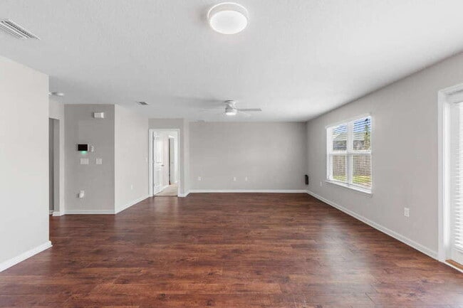 Building Photo - 4905 Kensington Ln