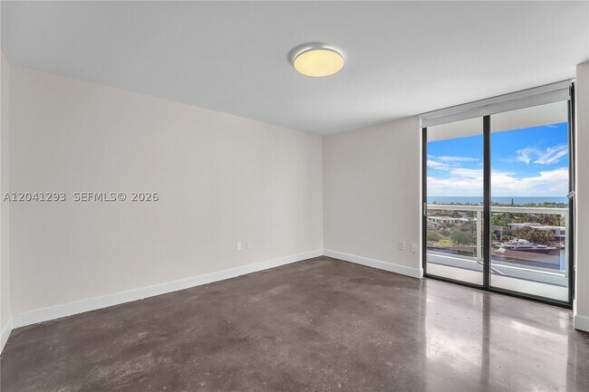 Building Photo - 20515 E Country Club Dr