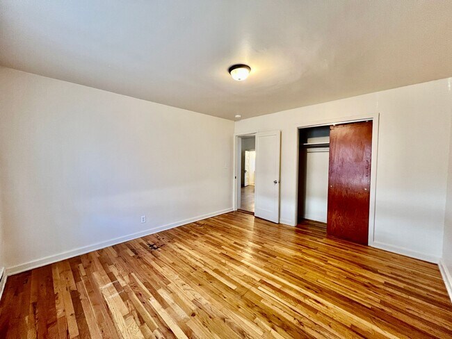 Building Photo - 323 Whiteriver Ave