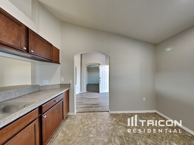 Building Photo - 495 Majestic Gardens Blvd