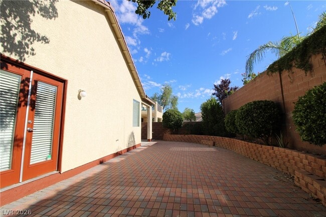 Building Photo - 754 Rise Canyon Dr