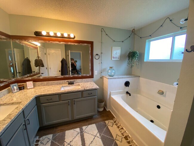 Building Photo - 6486 Surfside Cove