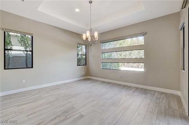 Building Photo - 64 Grey Feather Dr
