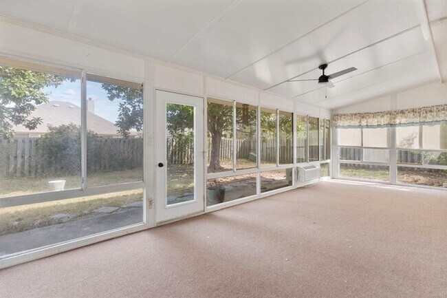 Building Photo - 8643 Carillion Pl