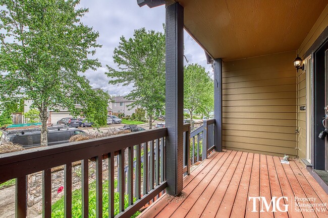 Building Photo - Gorgeous Four Bedroom Townhome in Hillsboro!