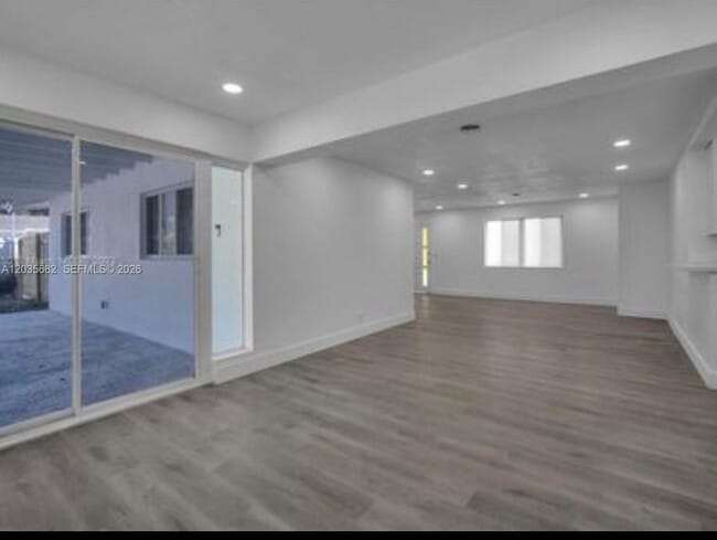 Building Photo - 3811 NW 6th Pl
