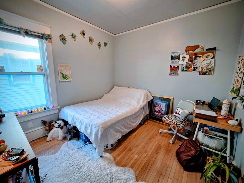 Building Photo - 3022 N Frederick Ave