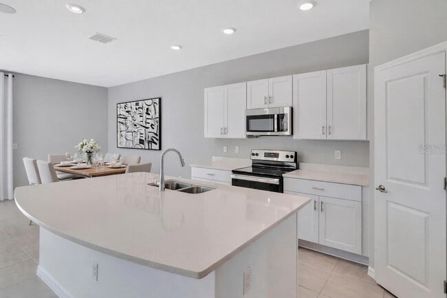 Building Photo - 2596 Penguin Blvd