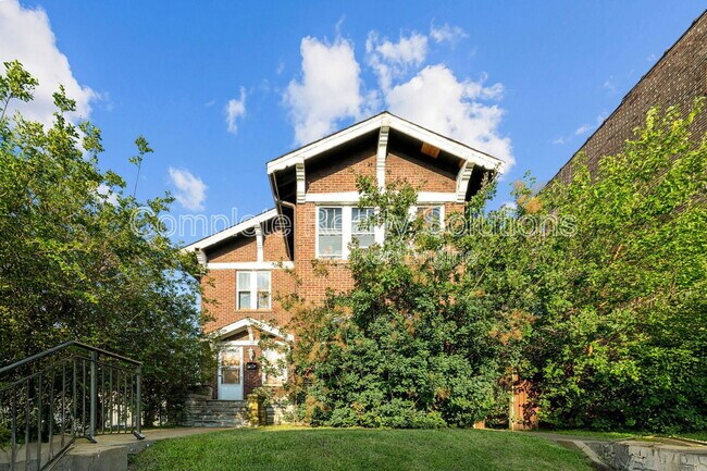 Primary Photo - 3948 S Grand Blvd