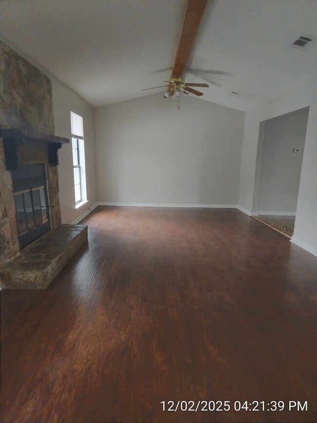 Building Photo - 1017 Varnedoe St